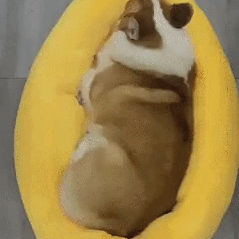 Banana-shaped cozy dog bed - view 8